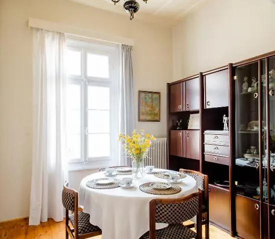 Δωμάτια σε οικογενειακή κατοικία Retrospect Ii Est 1850